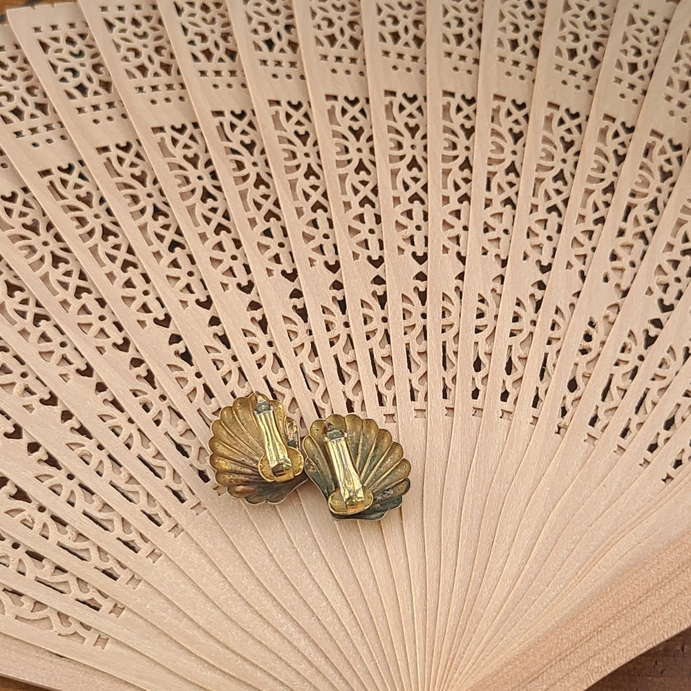 Vintage Clip on Earrings - Picture 6 of 7